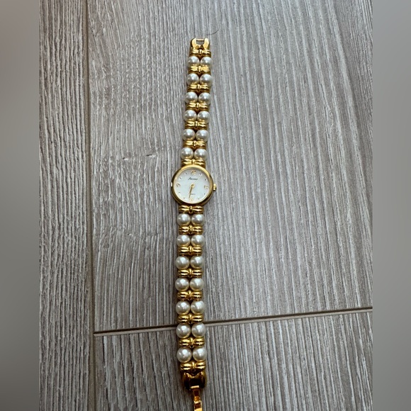 Vintage Gold and Pearl Jacmor Watch - Picture 2 of 4